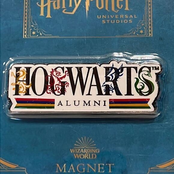 Universal Studios X Harry Potter Hogwarts Alumni Magnet from the park NEW - Picture 3 of 4